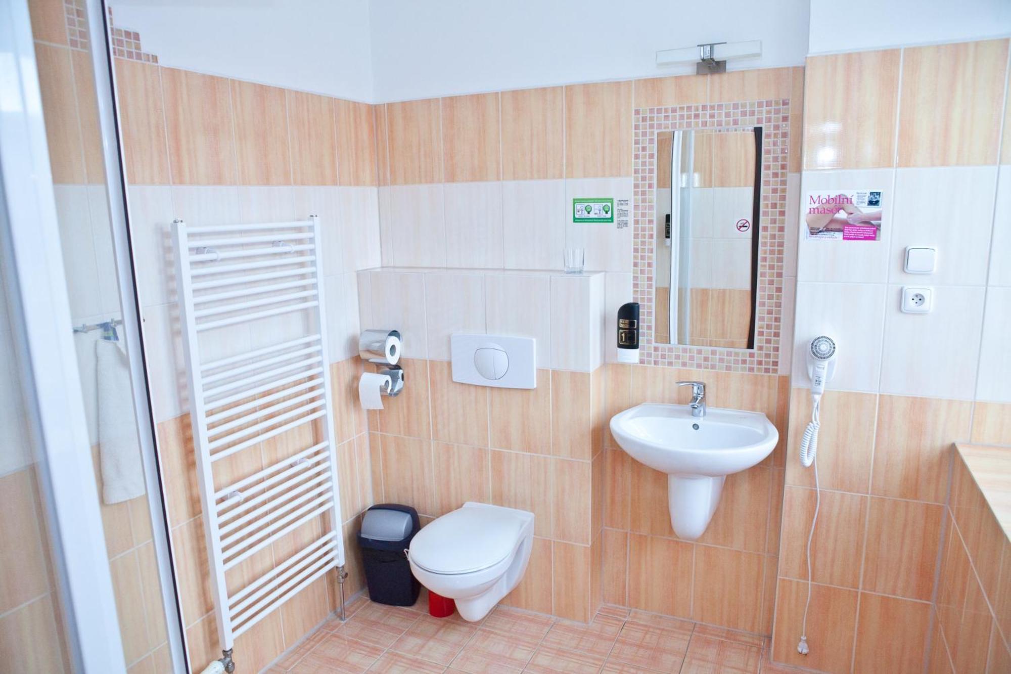 Penzion Statek Bernard Královské Poříčí Habitación foto